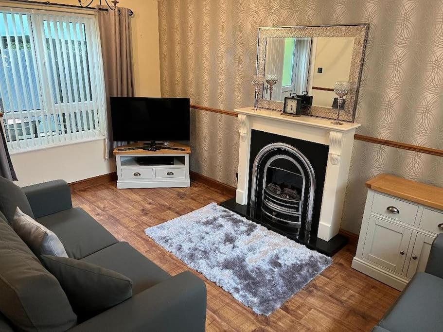 Well Presented 2 Bedroom House Village Holiday Let Strensall Экстерьер фото